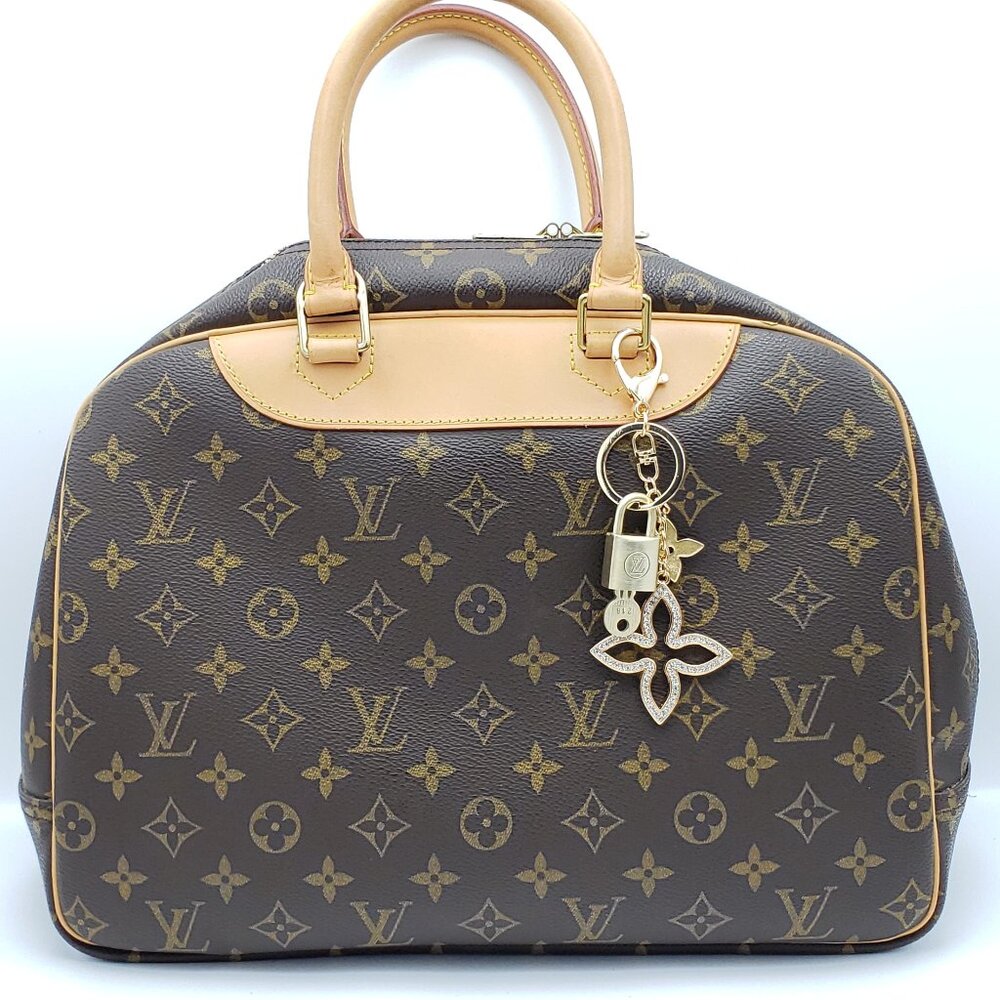 Louis Vuitton Gold Padlock 🔒 Key Set Authentic LV w/ Unbranded Flower Keychain - Picture 8 of 10